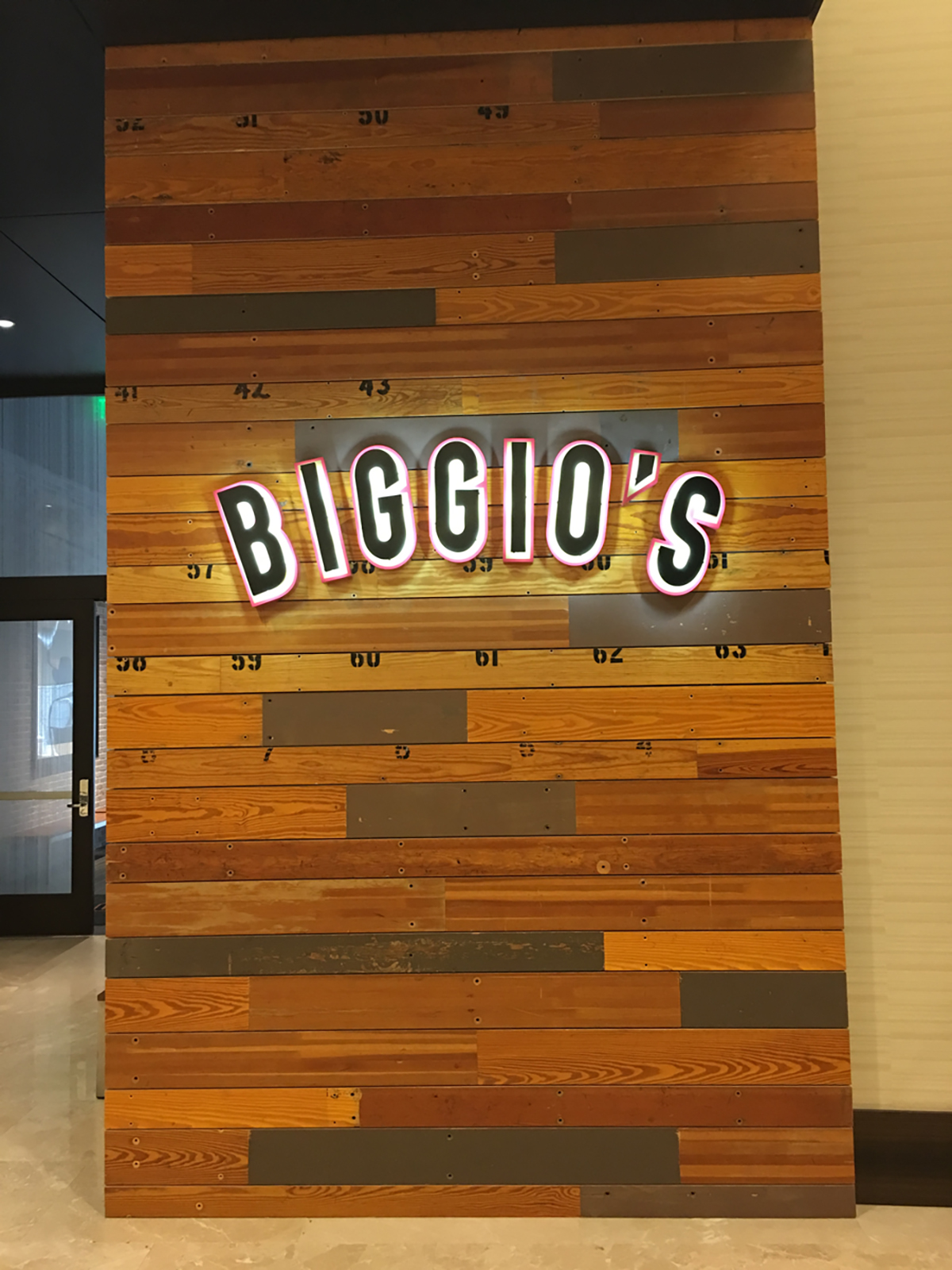 Biggio's Sports BarHouston, TX Pioneermillworks